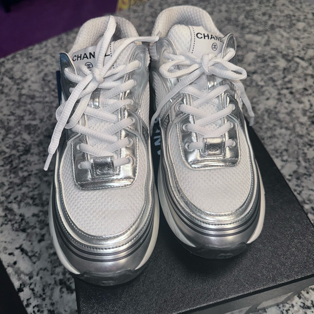 Chanel CC sneakers/ tennis shoes - Picture 2 of 16
